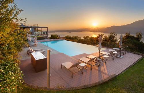 Torri del Benaco Villa | Villa GEMMMA With Pool