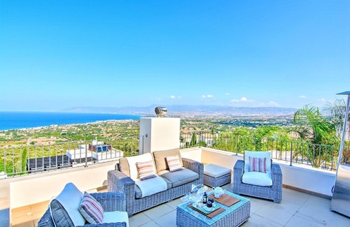 Latchi Cabaña | Villa Genevieve - a villa that sleeps 6 guests in 3 bedrooms