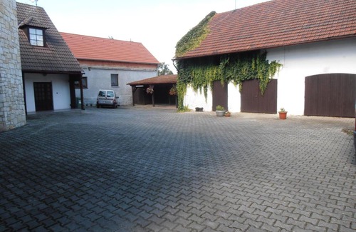 Revnicov Casa | Villa George