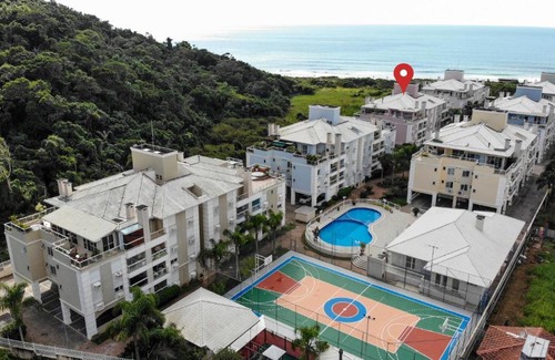 Ingleses do Rio Vermelho Apartamento | Villa Giardino - Condomínio de Frente para o Mar - Piscina, Quadra Esportiva, Churrasqueira - 5 Pessoas
