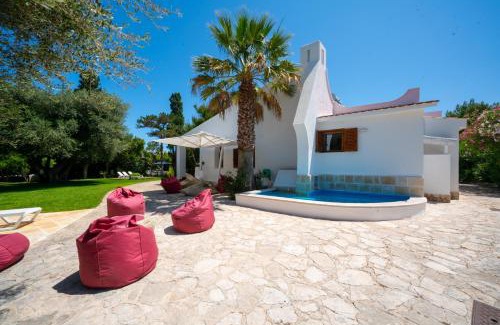 Rosa Marina Apartamento | Villa Giglio with Garden and Mini Pool by Rentbeat