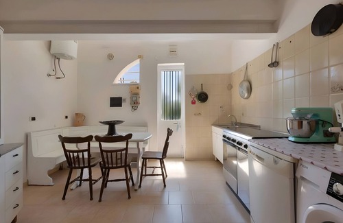 Presicce Villa | Villa 'Grande Cazzato Vicino Al Mare' with Private Terrace, Private Garden and Air Conditioning