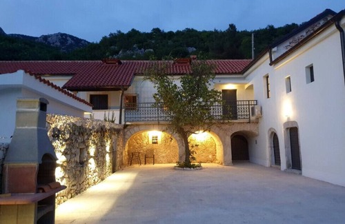 Tribalj Villa | Villa Green Residence by Villas Guide