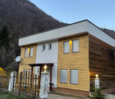 Pejë Apartamento | Villa Gryka