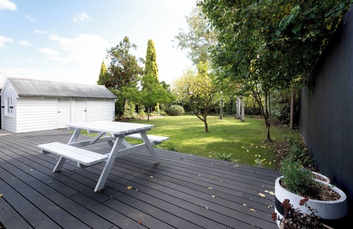 Invermay Casa | Villa Gwen: Character Home Moments From the City