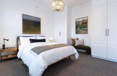 Invermay Casa | Villa Gwen: Character Home Moments from the City