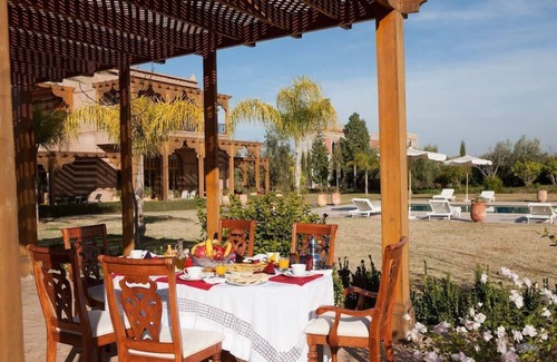 Sidi Abdallah Ghiat Villa | Villa Hana: Le luxe au coeur de la vallée de l'Outika