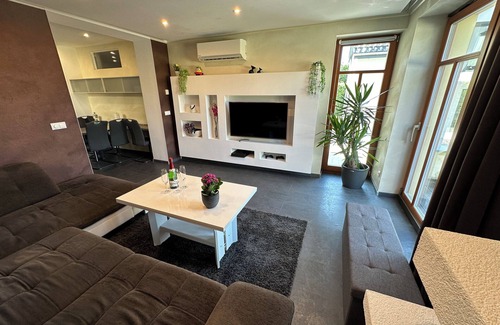 Cossebaude Apartamento | Villa Harmonie-erdgeschoss - 3x Schlafzimmer Dampfsauna Playstation 4 Terrasse
