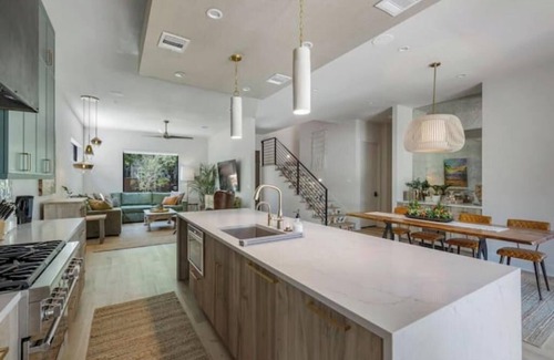 Holly Villa | Villa Hermosa - East Austin Oasis | Pool/Hot Tub