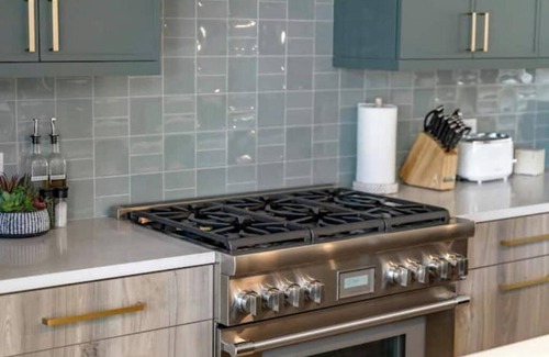 Holly Villa | Villa Hermosa - East Austin Oasis | Pool/Hot Tub