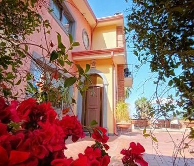 Zafferana Etnea Cama Y Desayuno | Villa Hirschen