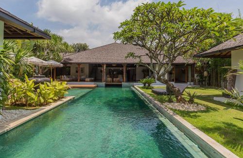 Nakula Villa | Villa Hitu