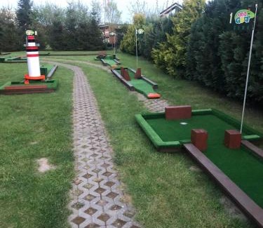 Rewal Casa | Villa Honoratka z prywatnym polem do gry w Mini Golf