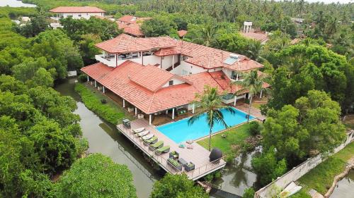 Negombo Villa | Villa Hundira