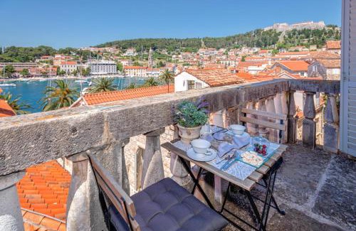 Hvar Villa | Villa Hvar Royale - 5 Bedroom Central Villa - Indoor Pool - Beautiful Heritage Villa