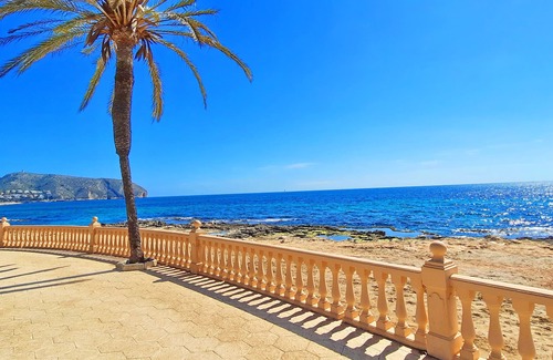 Benimeit Chalet De Esquí | Vivienda de vacaciones con piscina privada en Moraira, Costa Blanca, España para 4 personas