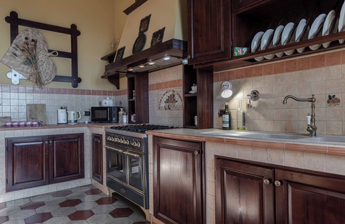 Rignano sull'Arno Villa | Villa 'Il Frassine' con piscina privada, Wi-Fi y aire acondicionado