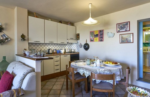 Tavarnelle Val di Pesa Villa | Villa il Borraccio - Apartamento Ciclamino, con piscina con vistas al paisaje del Chianti