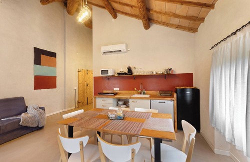 Valeggio sul Mincio Villa | Villa 'Il Bozzolo Boutique Apt Magnolia'donde la Relajación se une al Diseño