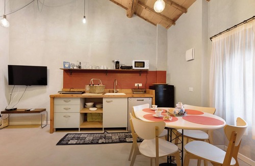 Valeggio sul Mincio Villa | Villa 'Il Bozzolo Boutique Apt Mimosa' donde la Relajación se une al Diseño