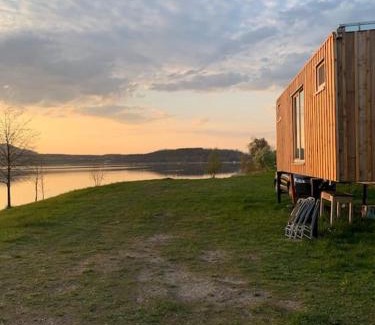 Deutsch Ossig Apartamento | Villa Ilex - Ein Massivholzhaus direkt am See