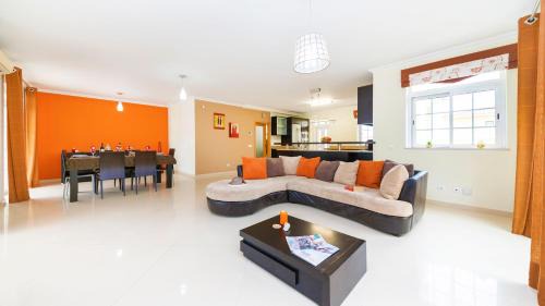 Armacao de Pera Villa | Villa Imagine by Algarve Vacation