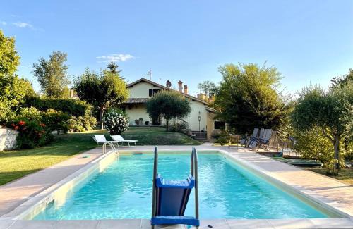Montelirossi Apartamento | Villa immersa nella Serenità
