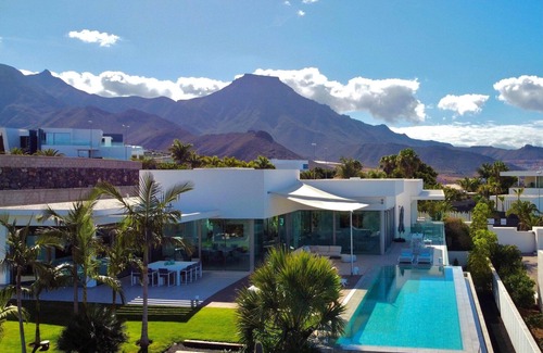 Costa Adeje Villa | Villa en Adeje con piscina y vistas al mar