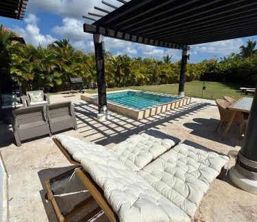 Punta Cana Villa | Villa in Cap Cana 4BR Green Village