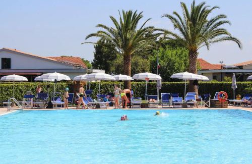 Marina di Cecina Apartamento | Villa in Cecina Mare near Sandy Beach