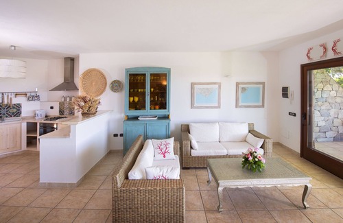 Chia Villa | Villa en chia. Infinity piscina privada y jardín, a 500 metros de la costa. Gran panorama