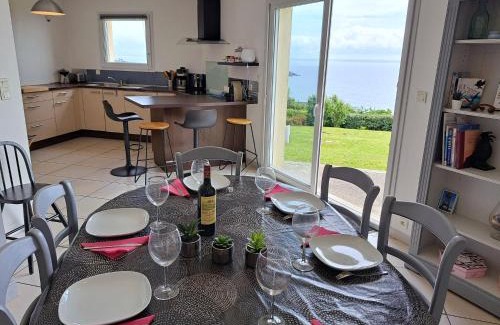 Telgruc-sur-Mer Casa | Villa in Crozon with Sea Views & Sandy Beach
