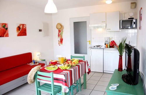 Saint-Cyprien Plage Apartamento | Cómodo apartamento con terraza