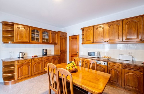 Gale Villa | Villa in Galé w/ pool, BBQ & sea view