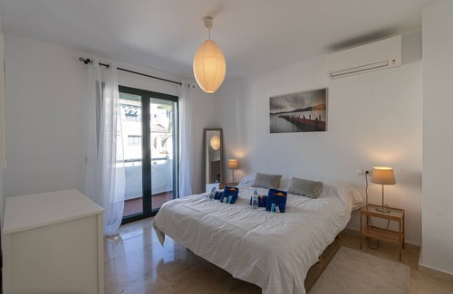 Manilva Chalet De Esquí | villa in goleto wwith private pool