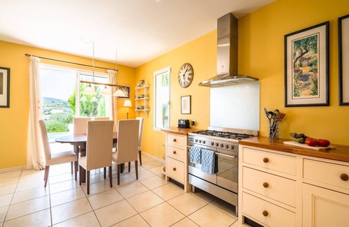 Limoux Villa | Amplia villa con piscina privada y jardín cerrado.