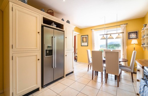 Limoux Villa | Amplia villa con piscina privada y jardín cerrado.