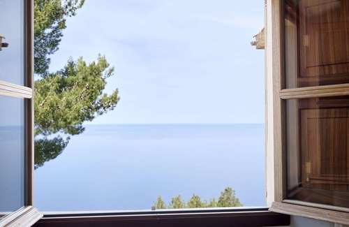 Deia Villa | Villa in Mallorca. Infinite blue over the of Deià, the most inspiring villa.