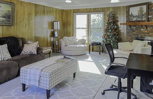 Overland Park Casa | Villa in Overland park with Sauna, Hot-tub, 1Gig Wifi