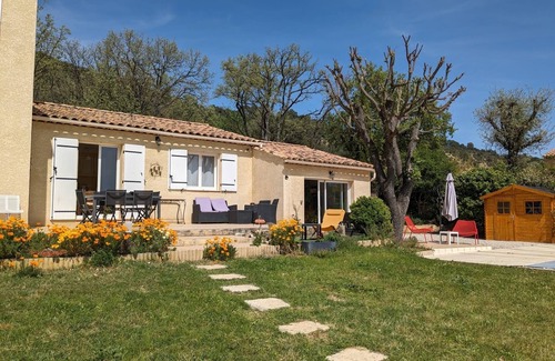 Greoux-les-Bains Casa | Villa in Provence with swimming pool