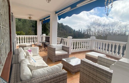 Quint Mar Chalet De Esquí | Mansión en Sitges con piscina privada, ideal para familias