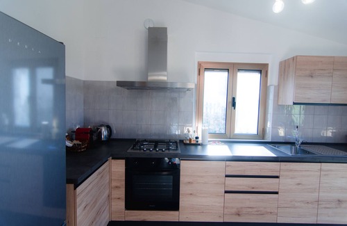 Montefortino Villa | Villa en el campo en la montaña Sibillini, a 15 km de rutas de montaña