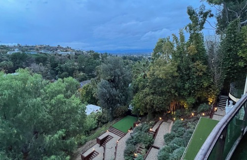 Sherman Oaks Villa | Villa in the hills near Universal Studios