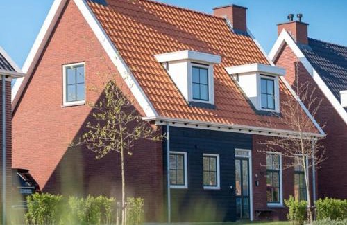 Colijnsplaat Casa | Villa in Zeeland with Outdoor Jacuzzi