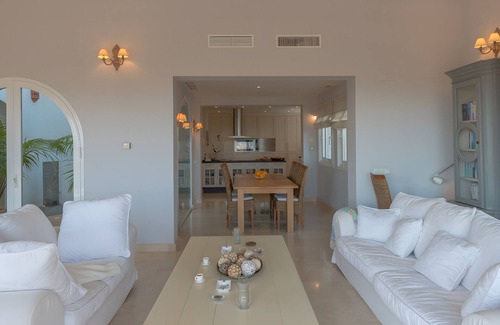 Benalup-Casas Vieja Villa | Villa 'Índigo' con vistas a la montaña, Wi-Fi y aire acondicionado