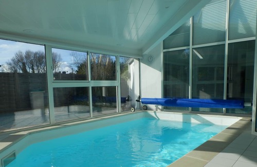 Penmarch Villa | Villa confortable con PISCINA INTERIOR jardín completamente cerrado