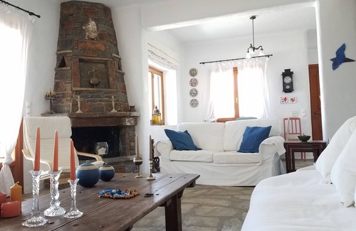 Koundouros Villa | Villa Ioanna: Your dream summer home! (10-years a host, new here, reduced rates)