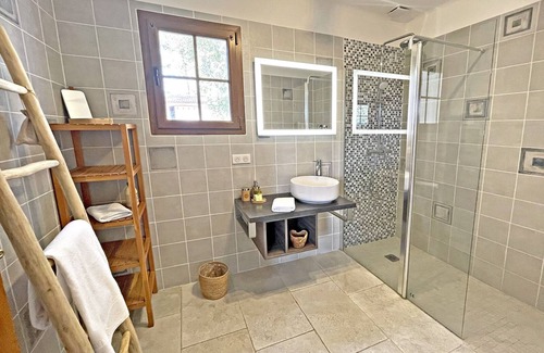 Sillans-la Cascade Casa | Villa Isabella - Cosy Villa Avec Piscine Avec vue Pour 4 Pers