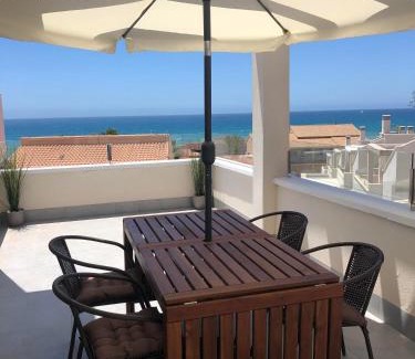 Los Puertos Casa | Villa Isla Plana - right by the sea