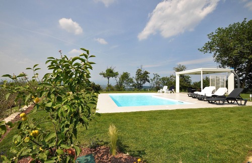 Lonato del Garda Villa | Villa Garden piscina climatizada privada y aire acondicionado en todas las habitaciones